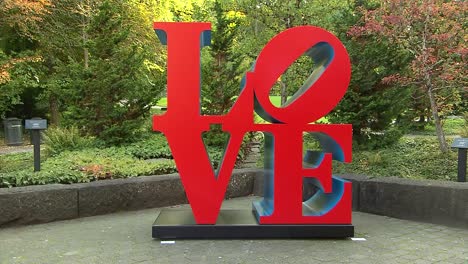 LARGE-LOVE-SIGN-AT-LEWIS-AND-CLARK-CAMPUS-COLLEGE-OREGON