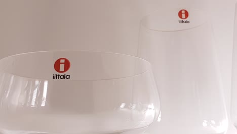 Elegantes-Copas-De-Vino-De-Alta-Calidad-Fabricadas-Por-La-Marca-Finlandesa-Iittala