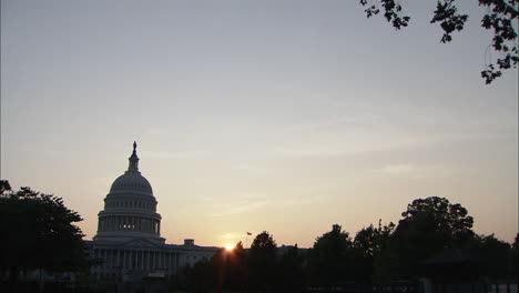 Sun-Sets-Behind-U.S.-Capitol-Dome,-Washington-D.C
