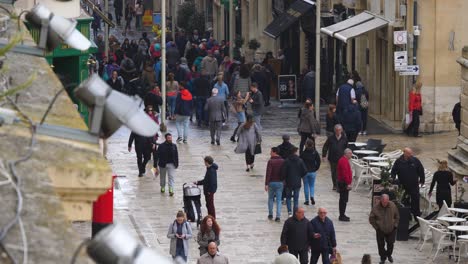 Tourist-Genießt-Einen-Schönen-Tag-Auf-Malta-Im-März-2019