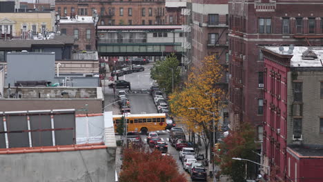 Busy-street-in-the-urban-area-of-Williamsburg-in-Brooklyn,-New-York