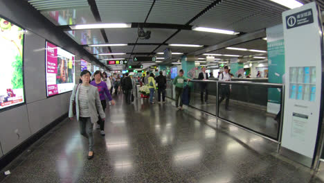 Hong-Kong-china,-circa-:-walking-or-moving-in-Hong-Kong-Subway