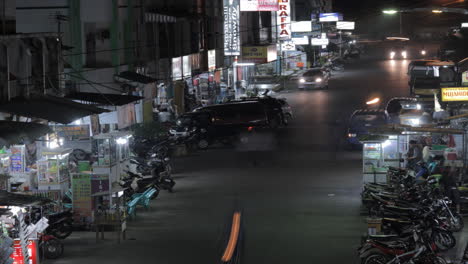 Street-Vendors-and-Motorcycles-Timelapse-in-Banda-Aceh,-Indonesia