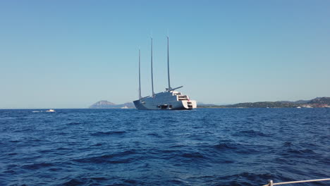 Wide-shot-of-the-largest-sail-boat-in-the-World,-the-SY-A