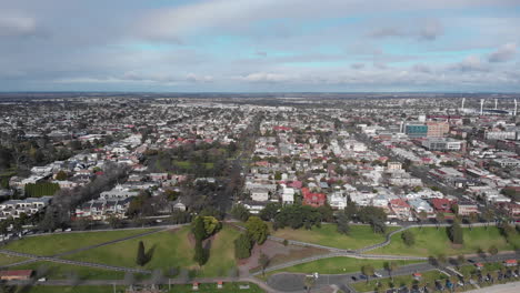 AERIAL-TRUCK-RIGHT-Over-Geelong-Cityscape,-Australia
