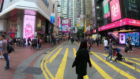 Hong-Kong-China,-Alrededor:-Caminar-O-Moverse-Por-El-área-De-La-Bahía-De-La-Calzada-En-La-Ciudad-De-Hong-Kong