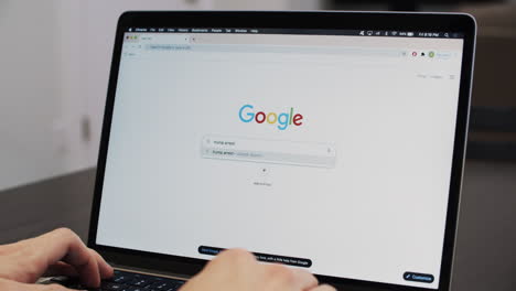 Escribir-&quot;arresto-De-Triunfo&quot;-En-Una-Búsqueda-De-Google