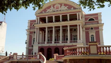 Establishing-shot-of-the-Opera-House-in-Manaus,-Brazil