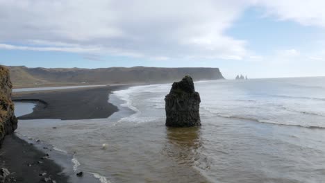 4K-Aufnahme-Der-Atemberaubenden-Isländischen-Küste