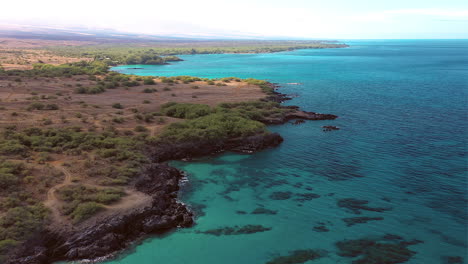 Drohnenaufnahmen-Der-Küste,-Aufgenommen-Auf-Der-Großen-Insel-Hawaii