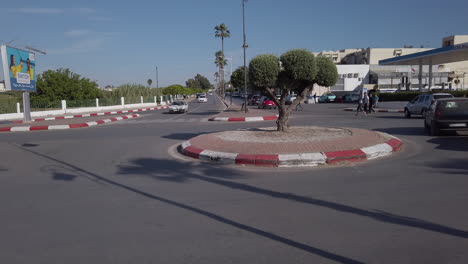 Roundabout-with-traffic-allowing-access-to-the-old-medina-city