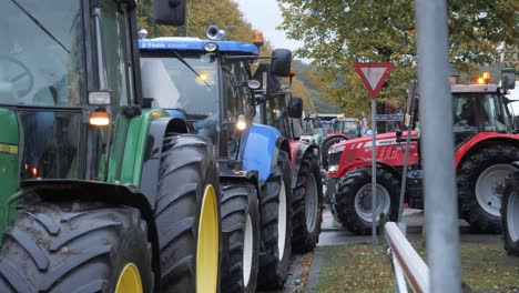 Agricultores-Protestan-En-La-Haya,-Holanda