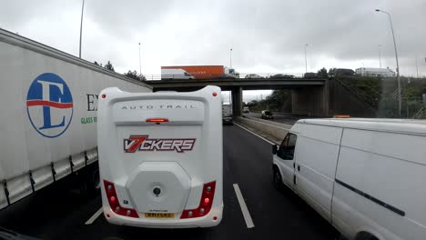 Zeitraffer-Einer-LKW-Windschutzscheibe,-Die-über-Die-Dartford-Crossing-QE2-Brücke-Von-Essex-Nach-Kent-Fährt