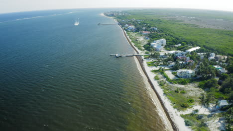 Cancun-resort-with-Caribbean-beaches-full-of-algae-or-sea-wrack