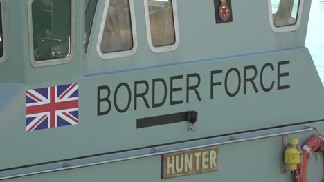 Border-Force-Boot-In-Den-Docks-Von-Dover,-Großbritannien