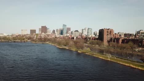Charles-River-With-The-Esplanade-And-Canal-With-A-View-Of-Downtown-Skyline-Of-Boston-In-Massachusetts,-The-USA-At-Springtime