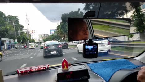 Taking-the-taxi-in-Bangkok-during-the-rush-hour-can-be-a-horrible-experience