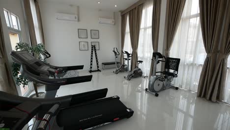 Luxury-and-Elegance-Gym-With-Equipments