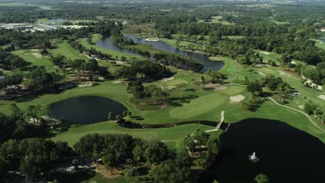 Luftaufnahme-Des-Prestigeträchtigen-LPGA-Golfplatzes-Im-Mission-Inn-Resort-In-Howey-in-the-Hills,-Florida
