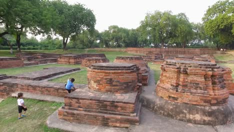 The-Mulagandha-Kuti-Archaeological-Buddhist-Remains-of-Sarnath-with-Bricks-and-Stones-in-Sarnath,-Varanasi,-India