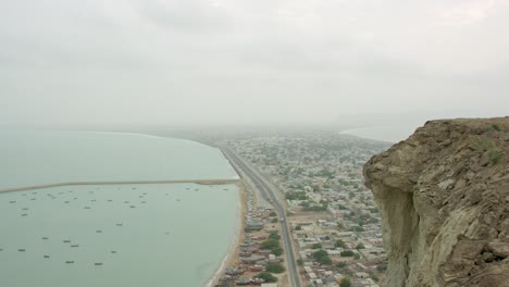 Mountain-View-Of-Boats-In-The-Ocean-Port-Of-Gwadar-Balochistan,-City-In-Pakistan
