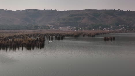 Kallar-Kahar-Es-Un-Punto-Turístico,-Situado-A-25-Kilómetros-De-La-Ciudad-De-Chakwal,-En-La-Provincia-De-Punjab,-Pakistán