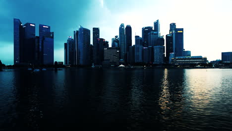 Kontrastreiche-Szene-Des-Geschäftsviertels-In-Singapur-Bei-Sonnenuntergang