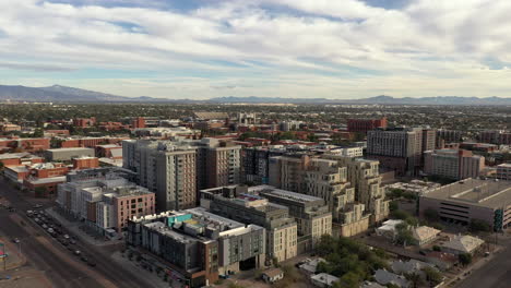 Die-Parker-Modern-Apartments,-Studentenwohnheime,-Universität-Von-Arizona-In-Tucson,-USA