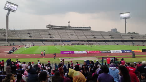 Video-Zum-Fußballspiel-Der-Frauenliga-Auf-Dem-Campus-Des-Unam-University-City-Stadium-In-Mexiko-Stadt