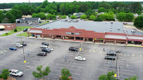 Drone-shot-of-Food-Lion-grocery-store