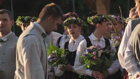 Midsummer-festival-in-the-city-park