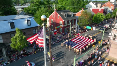 Parade-In-Einer-Kleinstadt