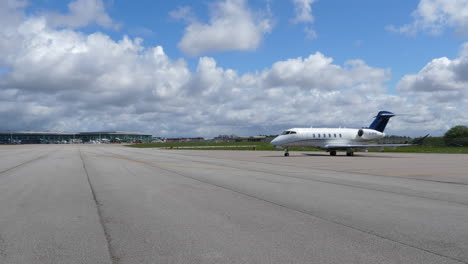 Bombardier-Challenger-350-Business-Jet-Parked-At-The-Tarmac-Of-Porto-Airport-In-Vila-Nova-da-Telha,-Portugal