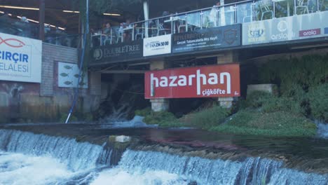 Circir-Selalesi-Fischrestaurant-Oberhalb-Des-Wasserfalls