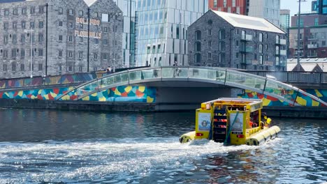 Viking-Splash-Tour-Am-Grand-Canal-Dock-In-Dublin
