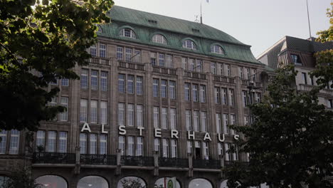 Alsterhaus-En-Hamburg-Jungfernstieg-En-Un-Día-Soleado