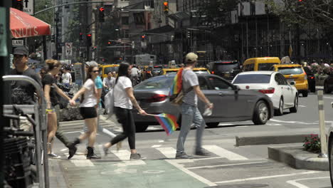 Traffic-in-NYC,-including-a-Dalorean