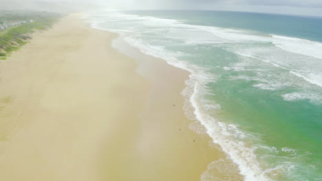 Finde-Mich-Dort,-Wo-Land-Das-Meer-Berührt