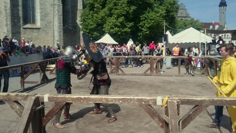 Tallin-medieval-days-knight-tournament.-Fight-with-swords