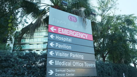 Hospital-board-of-Cedars-Sinai-Medical-Center-facilities-list-in-Los-Angeles,-medium-shot