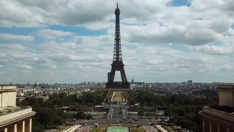 Revelar-Foto-De-La-Torre-Eiffel-En-París,-Francia