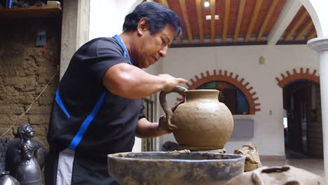 Mexikanisches-Traditionelles-Töpferhandwerk-In-Oaxaca
