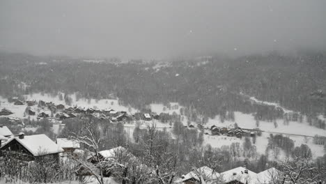 Lapso-De-Tiempo-De-La-Caída-De-Nieve-Sobre-La-Estación-De-Esquí-De-Meribel-En-Los-Alpes-Franceses-En-Invierno