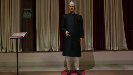 Mussoorie-has-opened-a-wax-museum-that-displays-lifelike-wax-figures-of-famous-personalities-of-India-and-abroad