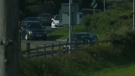 Ein-Belebter-Kreisverkehr-In-Wiltshire