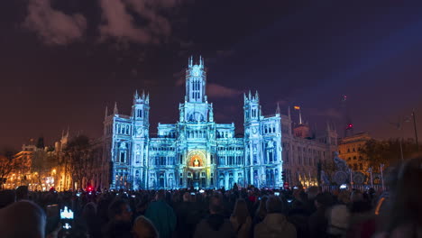 Weihnachtsvideomapping-Im-Rathaus-Von-Madrid