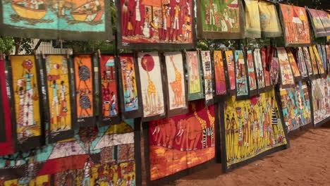 Mozambique,-Maputo,-African-art-Handicraft-Market-XVII