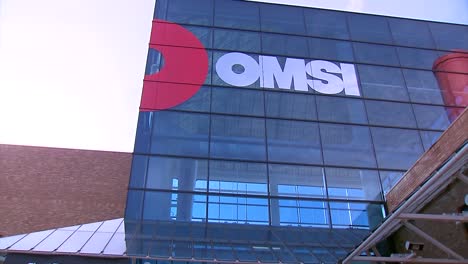 Omsi-Gebäude-In-Portland,-Oregon