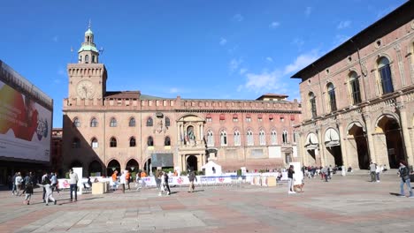 Rathaus-Oder-Palazzo-D&#39;accursio-In-Bologna,-Italien