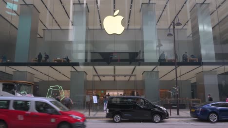 Die-Multinationale-Amerikanische-Technologiemarke-Apple-Store-Und-Das-Logo-Sind-In-Hongkong-Zu-Sehen